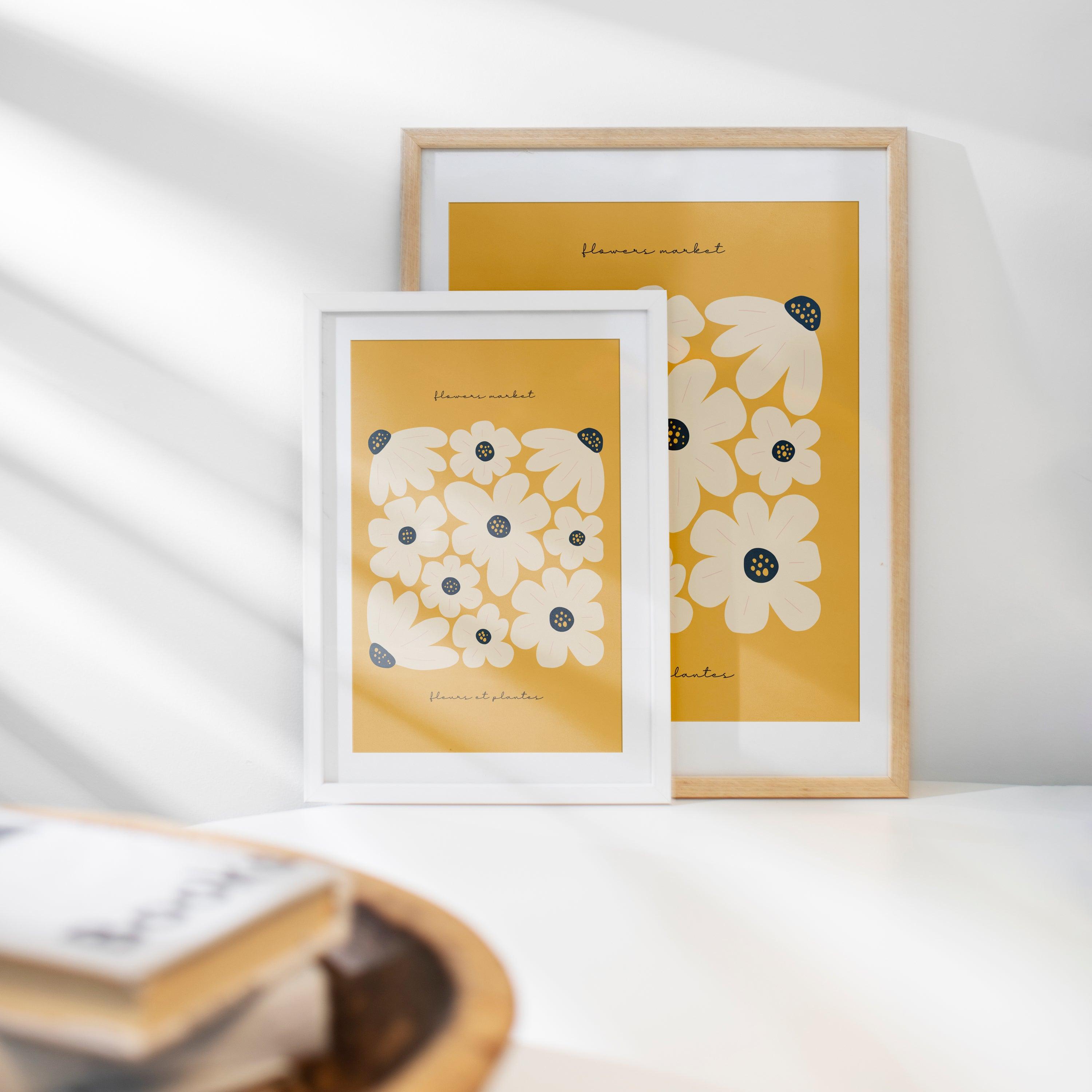 affiche fleurs jaune Myosotis cadre blanc et bois