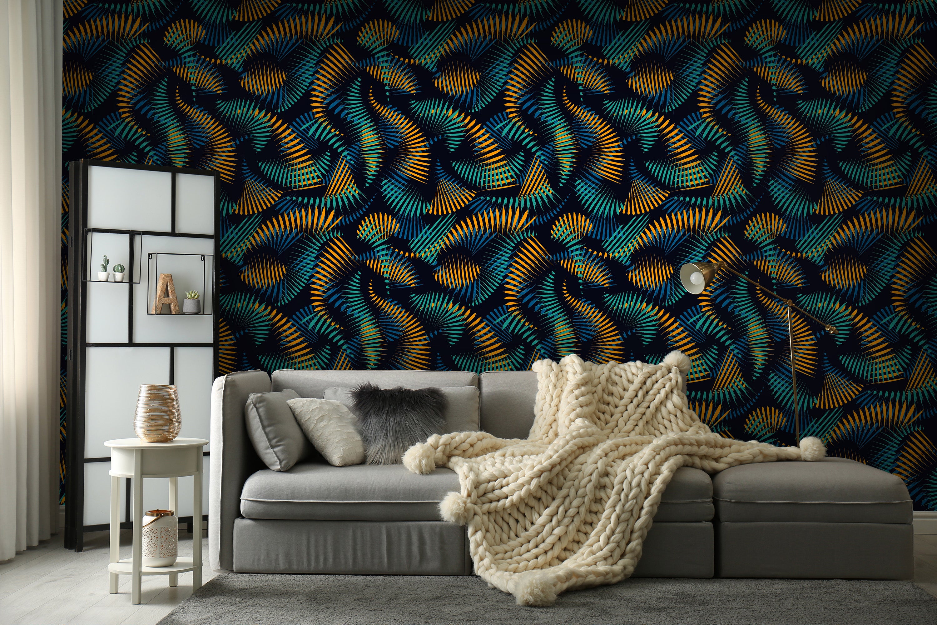 salon avec papier peint tropical bleu et orange Paco