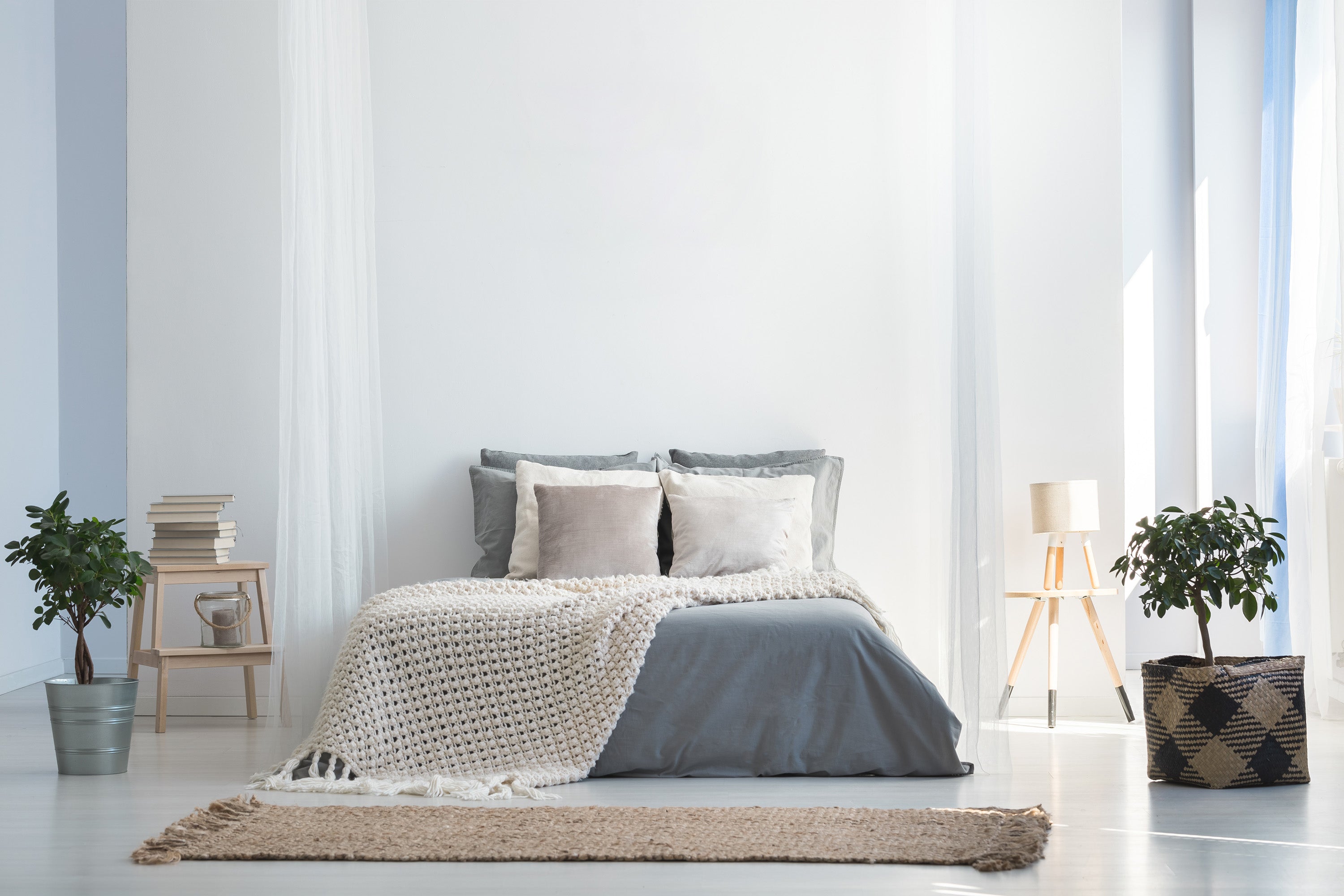 chambre blanche grise bois