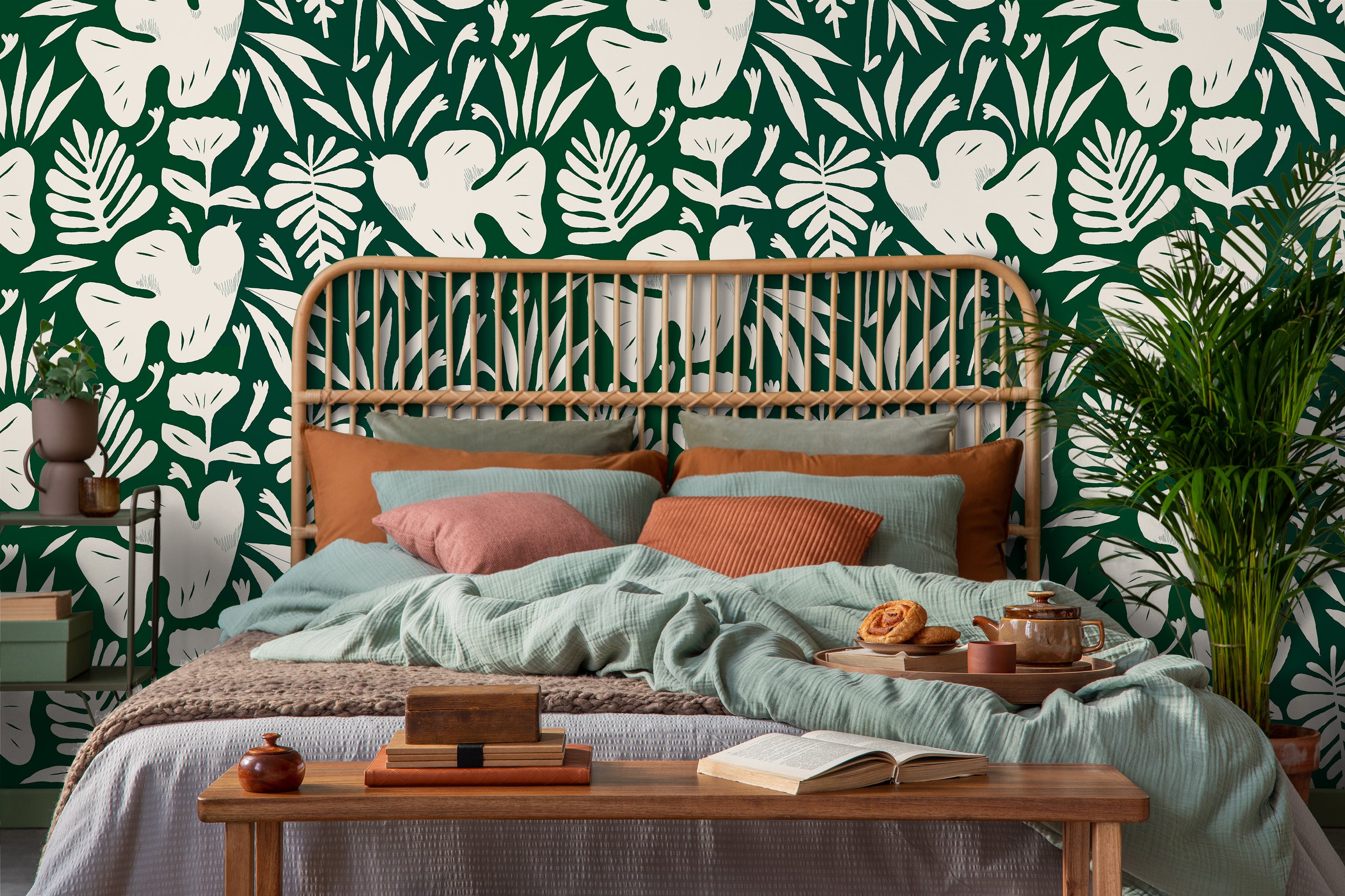 chambre adulte papier peint motif organiques feuilles et oiseaux